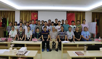 2017年科瑞特半年度業(yè)績會議報道：目標(biāo)確定，矢志不移；一鼓作氣，挑戰(zhàn)佳績。擼起袖子加油干！
